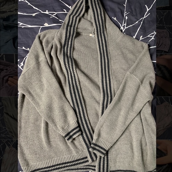 UO SchoolBoy Cardigan - Picture 1 of 3